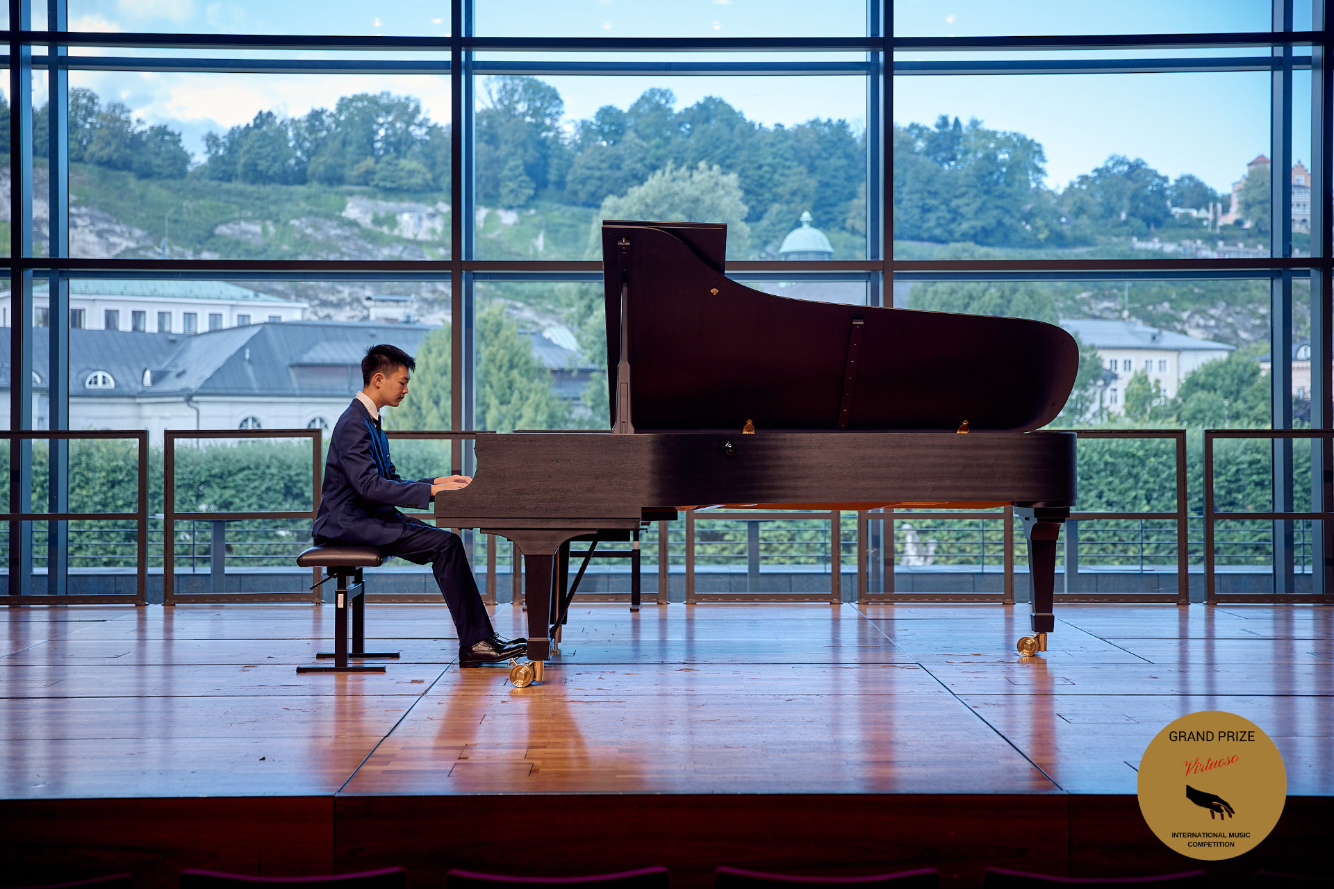 Brendan Li performing in Salzburg, Austria